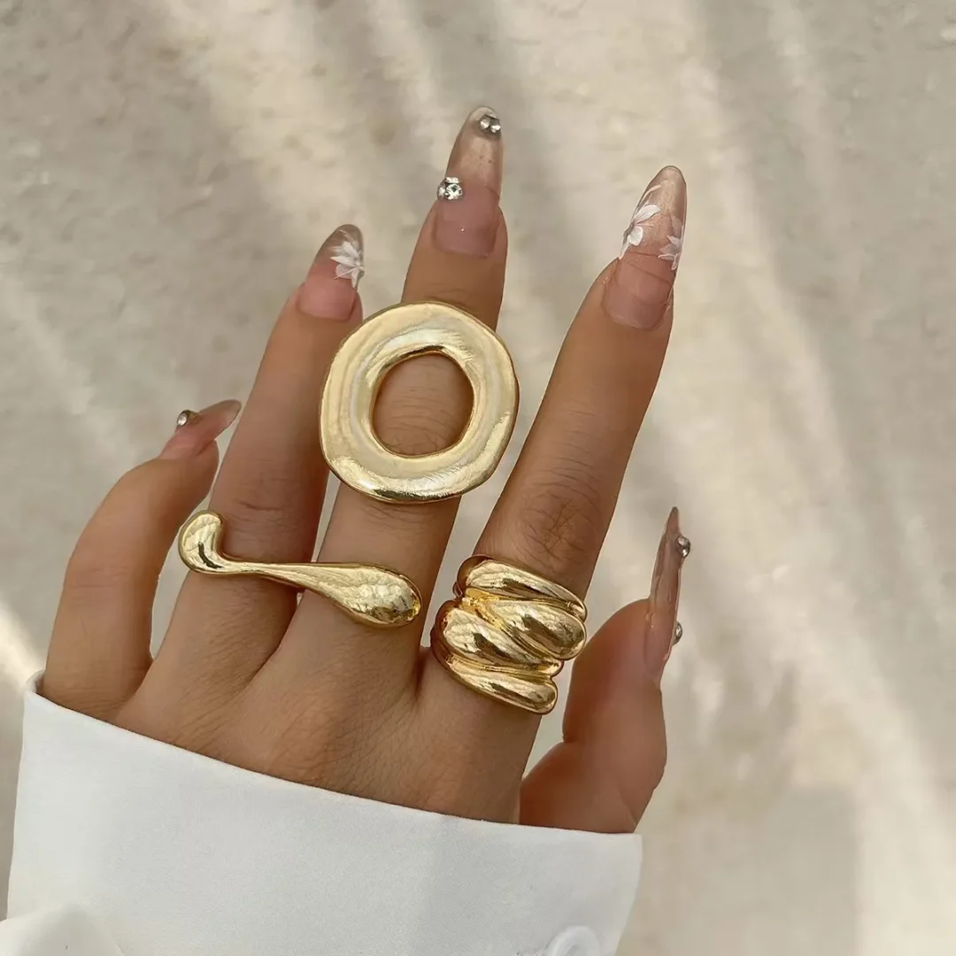 Elegant ring